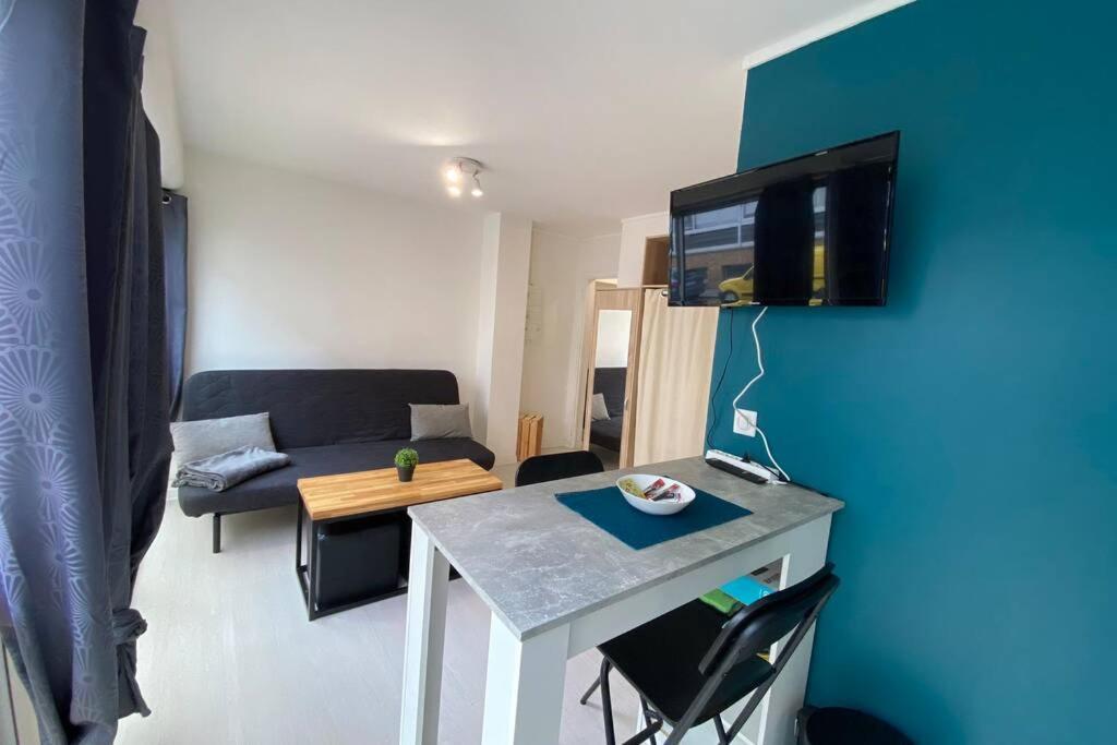 Apartamento Studio&Parking privé Centre Orléans tram au pied Exterior foto